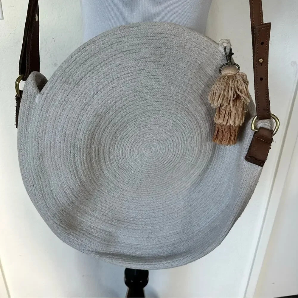 Summer Large Circle Round Macrame Cream Hand Bag with Leather Brown Strap - Picture 5 of 7